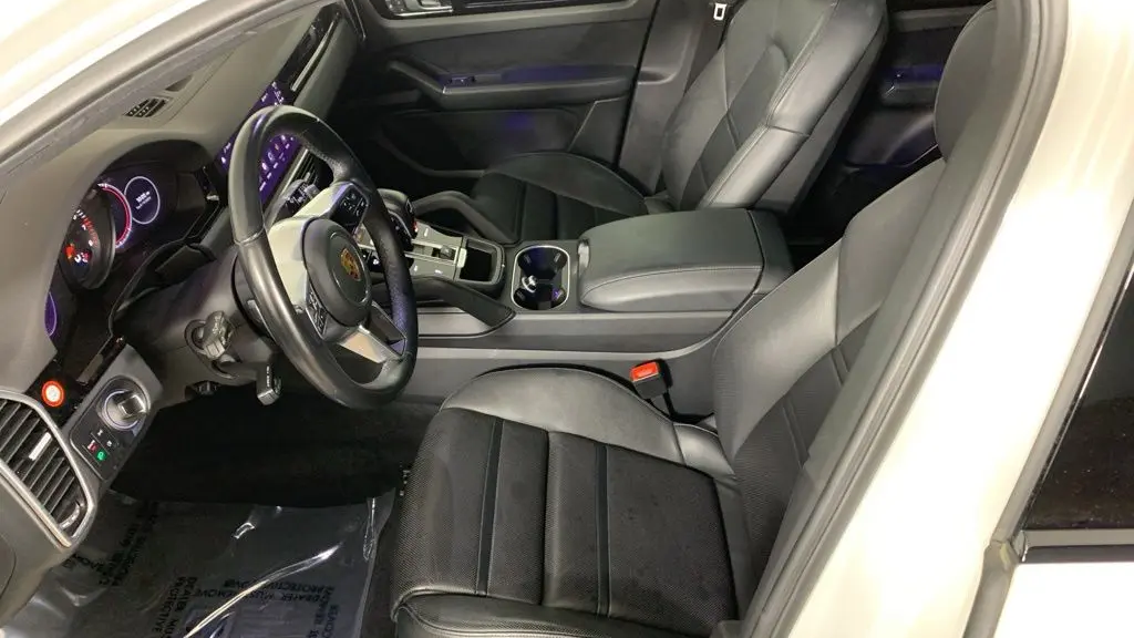 2022 Porsche Cayenne Base