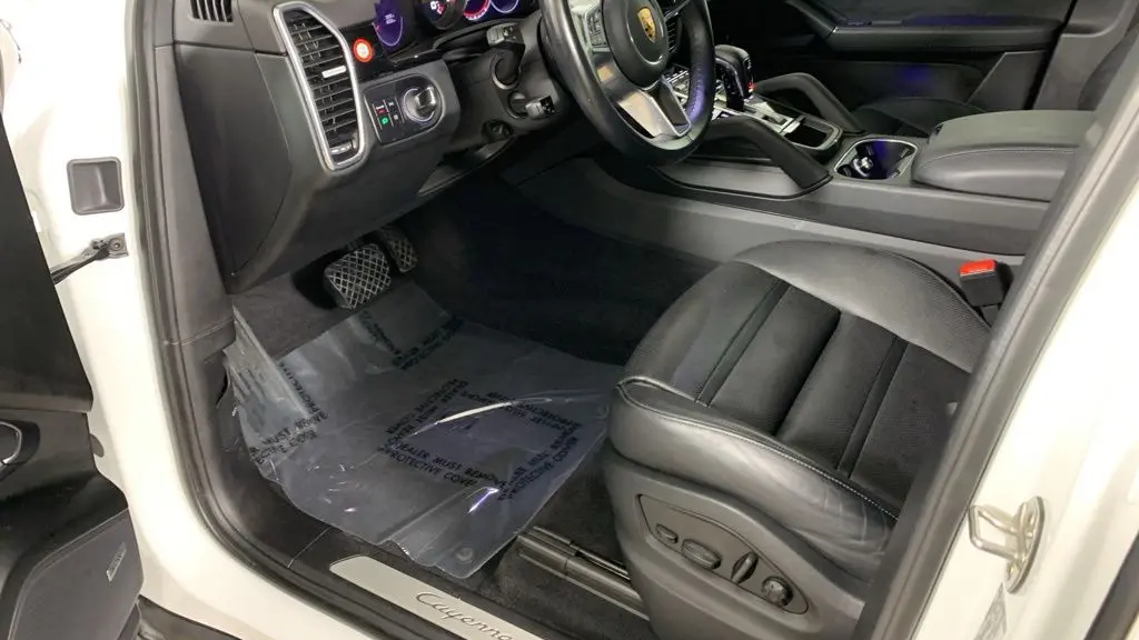 2022 Porsche Cayenne Base