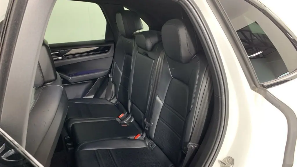 2022 Porsche Cayenne Base