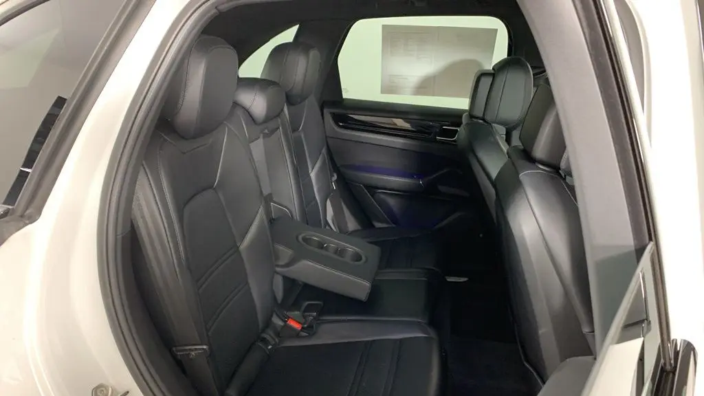 2022 Porsche Cayenne Base