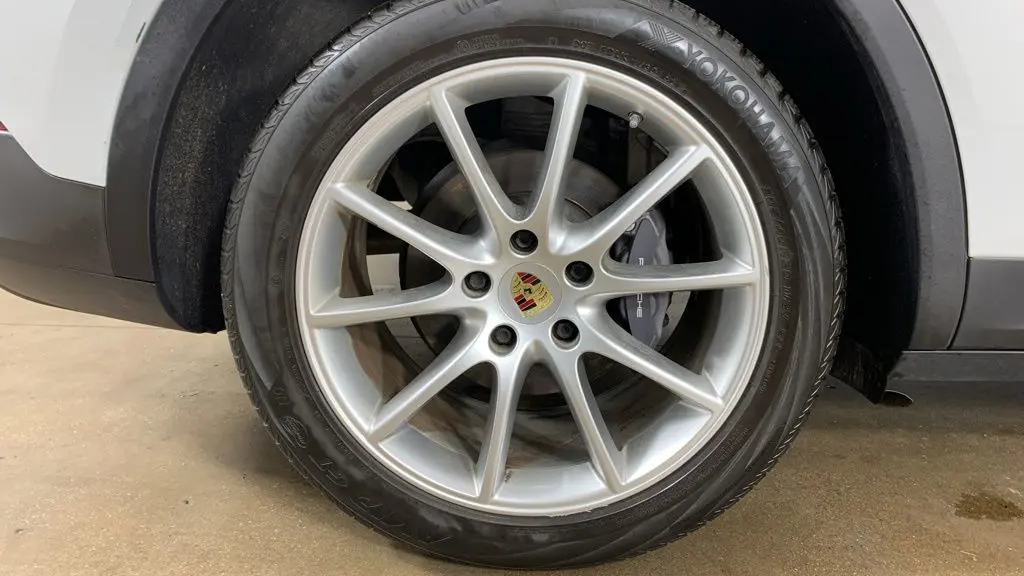 2022 Porsche Cayenne Base