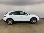 2022 Cayenne Thumbnail 7