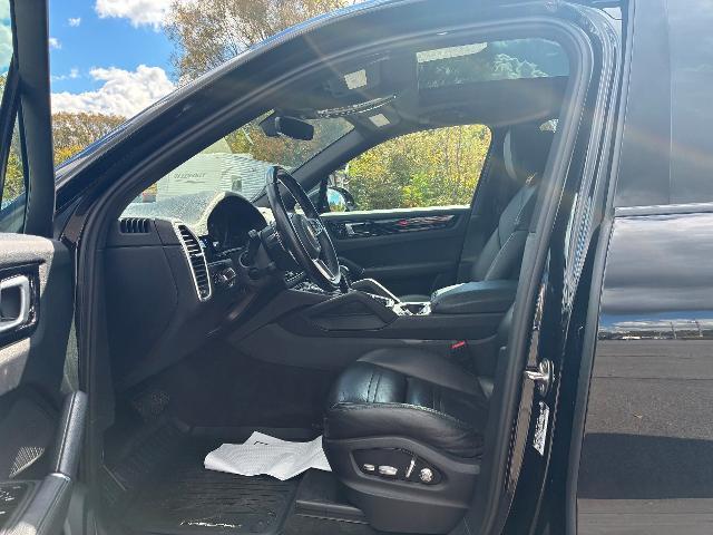 2020 Porsche Cayenne - $26,900