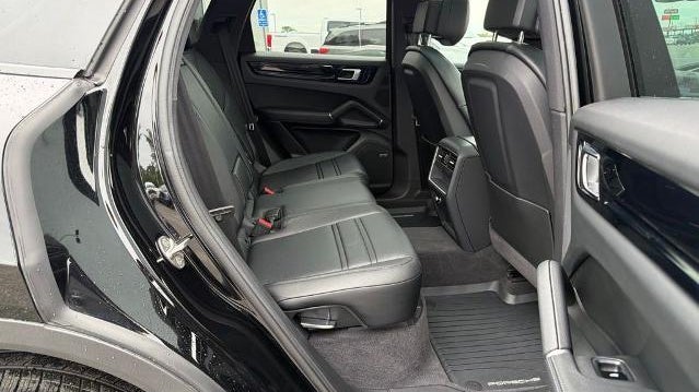 2021 Porsche Cayenne Base