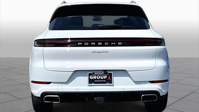 2025 Porsche Cayenne Base