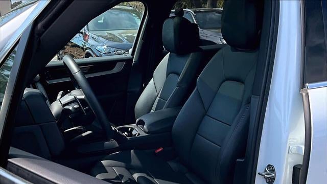 2025 Porsche Cayenne Base