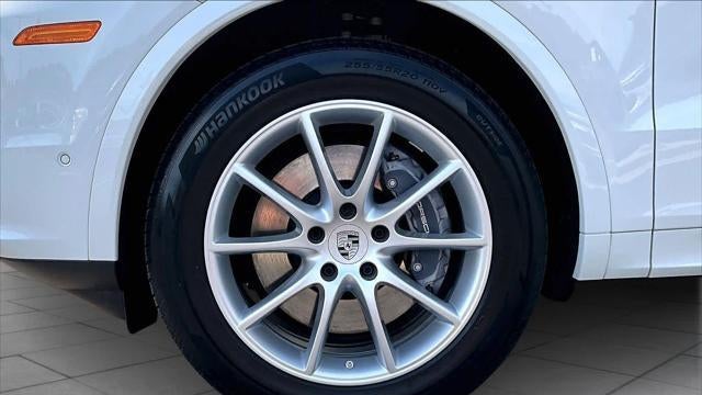 2025 Porsche Cayenne Base