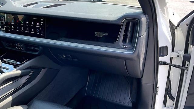 2025 Porsche Cayenne Base