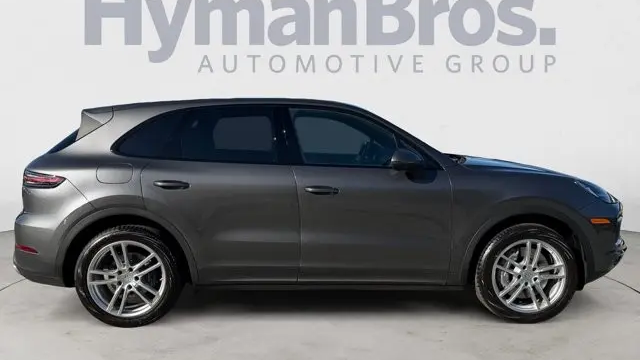 2022 Porsche Cayenne Base