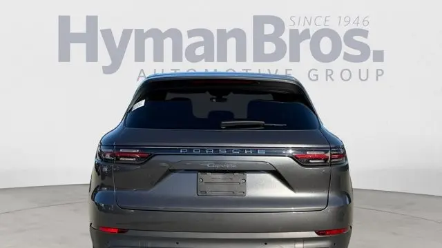 2022 Porsche Cayenne Base