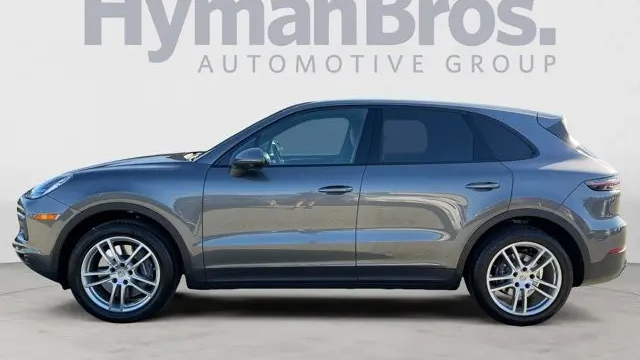 2022 Porsche Cayenne Base