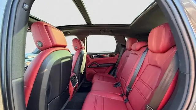 2022 Porsche Cayenne Base