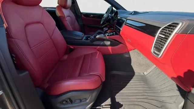 2022 Porsche Cayenne Base