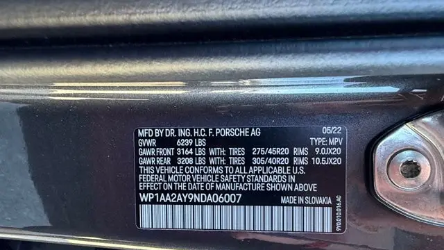 2022 Porsche Cayenne Base