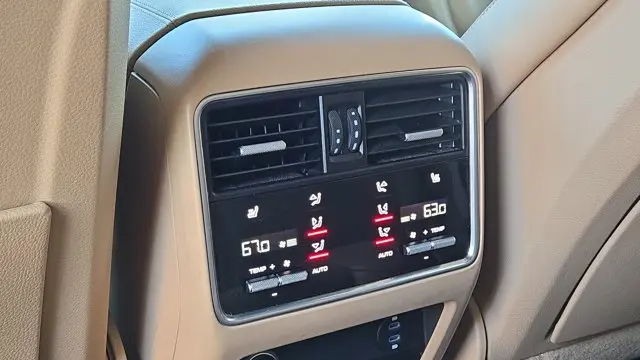 2023 Porsche Cayenne Platinum Edition