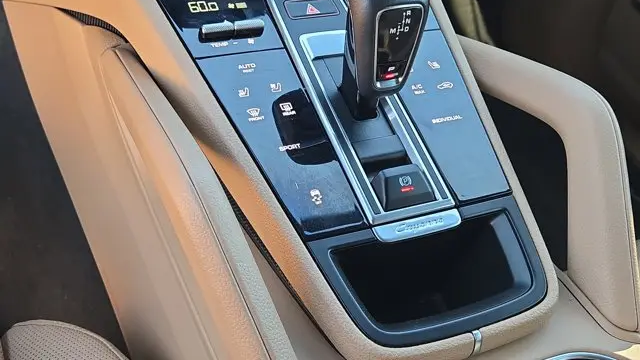 2023 Porsche Cayenne Platinum Edition