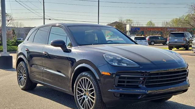 2023 Porsche Cayenne Platinum Edition