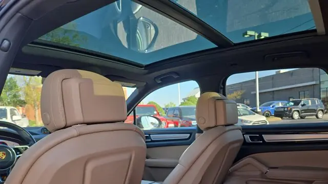 2023 Porsche Cayenne Platinum Edition