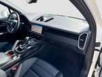2023 Cayenne Thumbnail 30