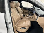 2019 Cayenne Thumbnail 24