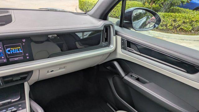 2024 Porsche Cayenne Base