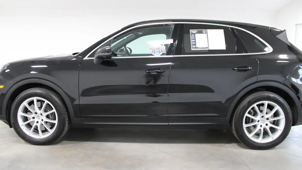 2024 Porsche Cayenne Base