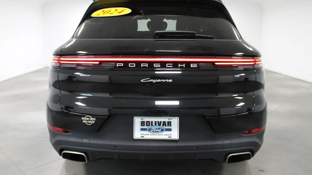 2024 Porsche Cayenne Base