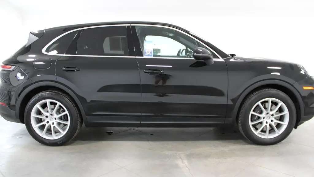 2024 Porsche Cayenne Base
