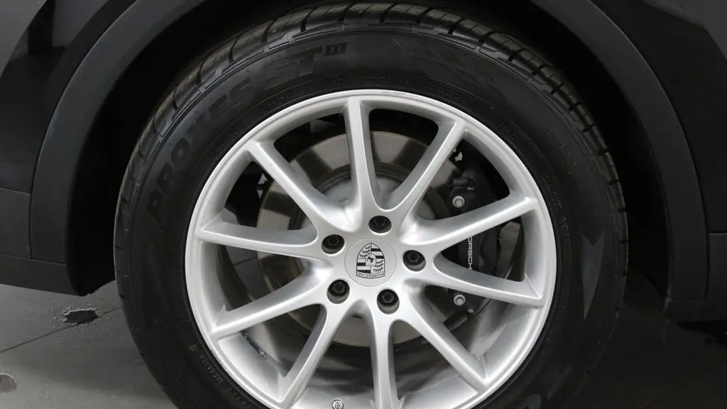 2024 Porsche Cayenne Base
