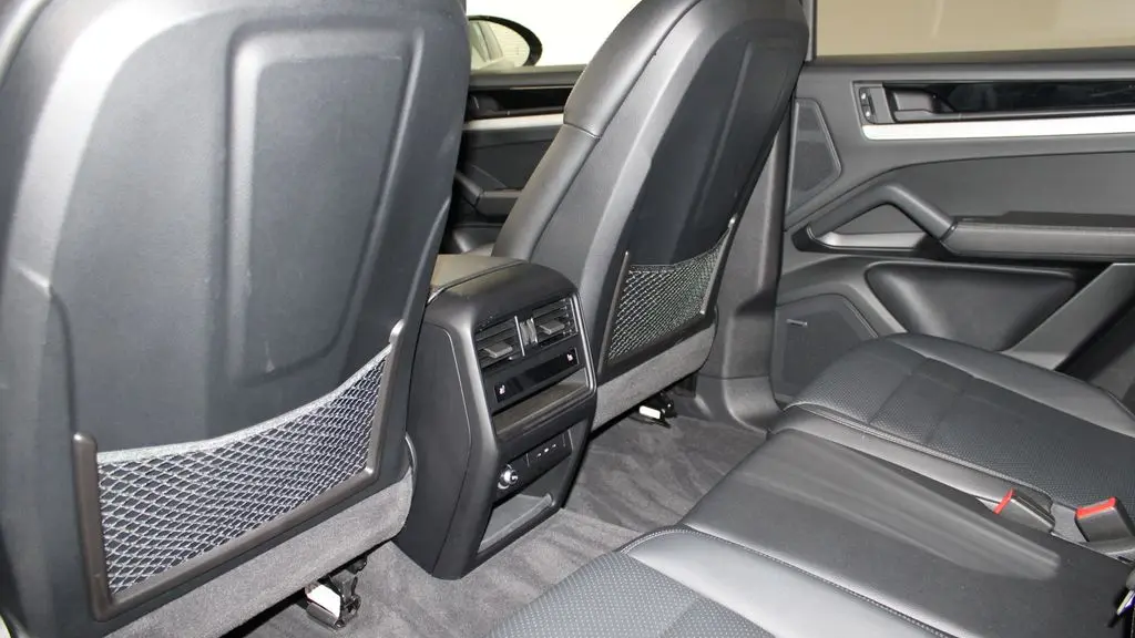 2024 Porsche Cayenne Base