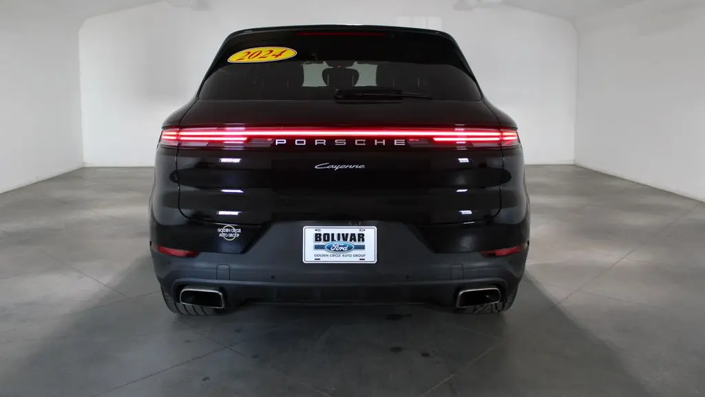 2024 Porsche Cayenne Base