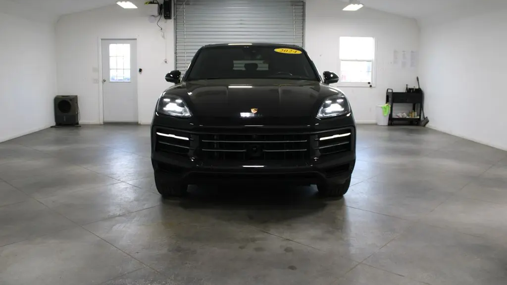 2024 Porsche Cayenne Base