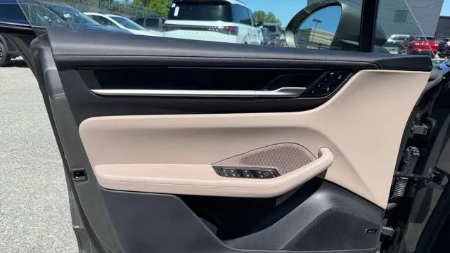 2024 Porsche Macan 4 Electric