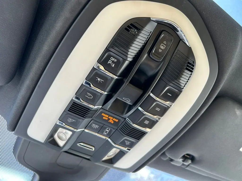 2017 Porsche Cayenne - $16,995