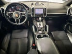 2017 Cayenne Thumbnail 18