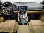 2018 Cayenne Thumbnail 9