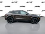 2018 Macan Thumbnail 4
