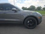 2016 Macan Thumbnail 4
