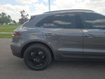 2016 Macan Thumbnail 7