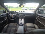 2016 Macan Thumbnail 18