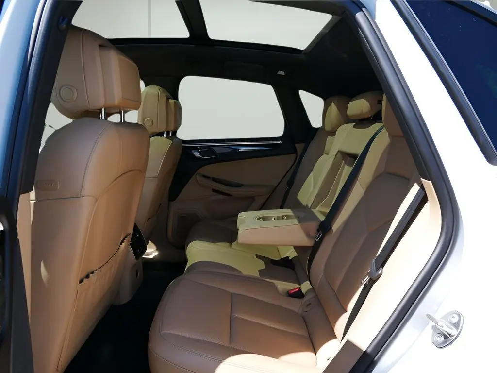 2018 Porsche Macan - $18,345