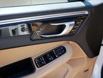 2018 Macan Thumbnail 17