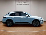 2018 Macan Thumbnail 4