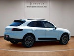 2018 Macan Thumbnail 5