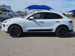 2016 Macan Thumbnail 2