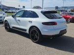 2016 Macan Thumbnail 3