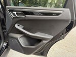 2017 Macan Thumbnail 16
