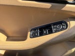 2017 Macan Thumbnail 22
