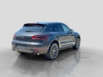 2018 Macan Thumbnail 6