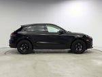 2020 Macan Thumbnail 7